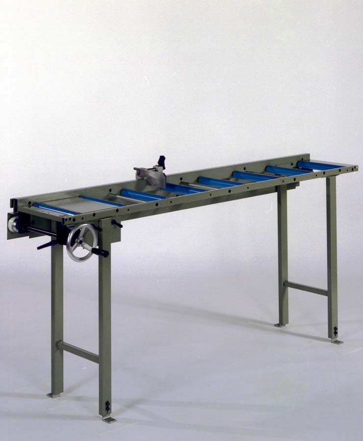 Roller conveyors and length stops
